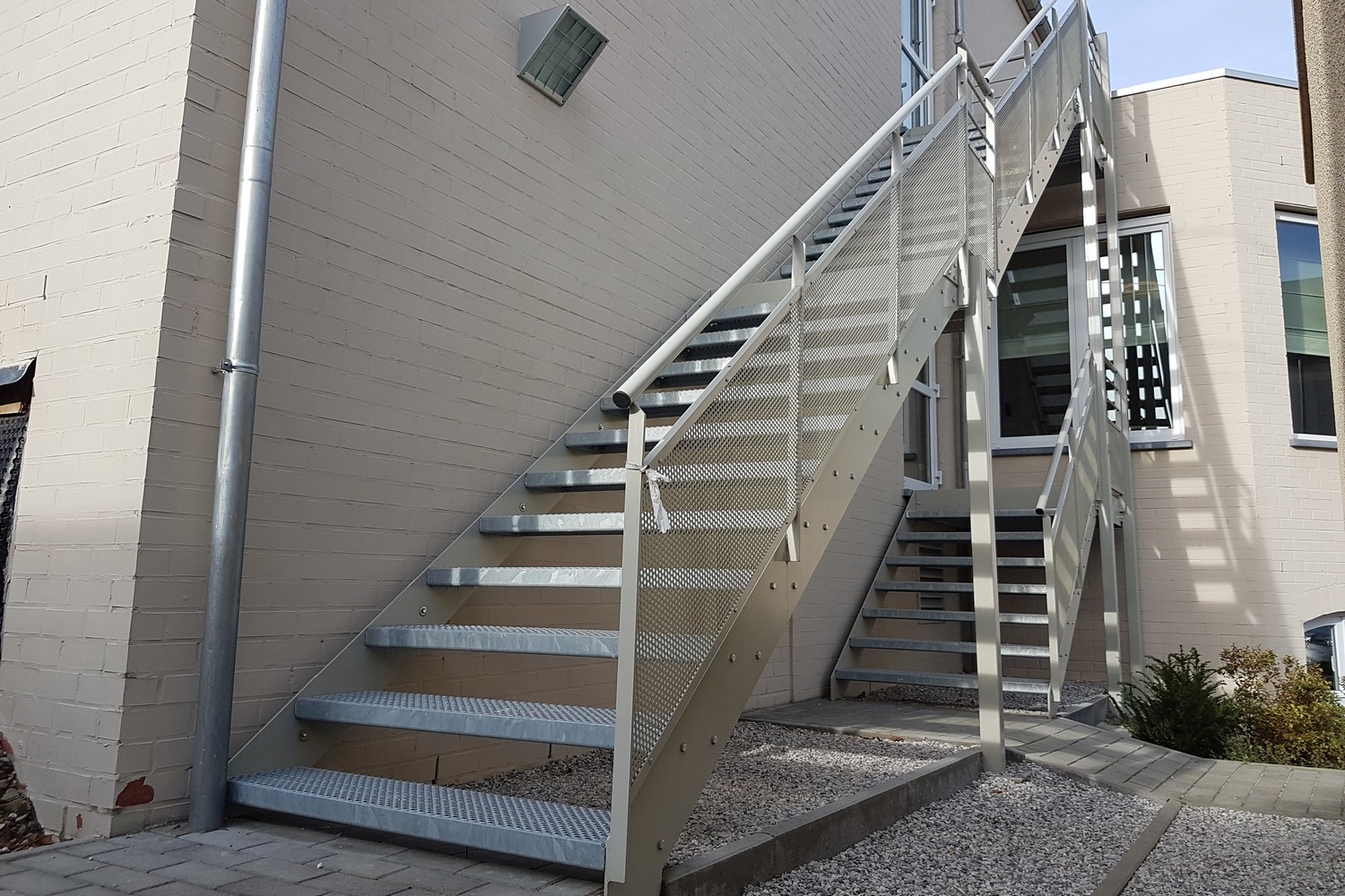 escalier métallique extérieur